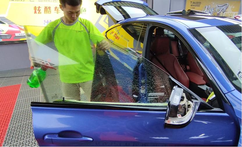 宝马三系320波尔蒂芒蓝改色,宝马3系波尔蒂芒蓝内配颜色