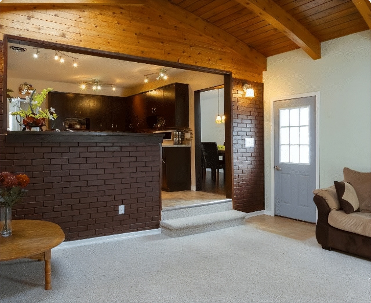 日新月异的朝鲜，网购已成主流，去旅游买东西可以发回国内了！