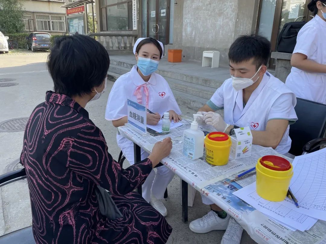 喜迎二十大健康向未来主题义诊,喜迎二十大奋进新征程主题汇演