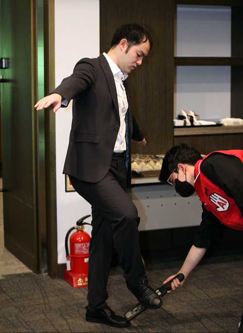 柯洁战胜朴廷桓中国队卫冕农心杯,lg杯柯洁击败朴廷桓