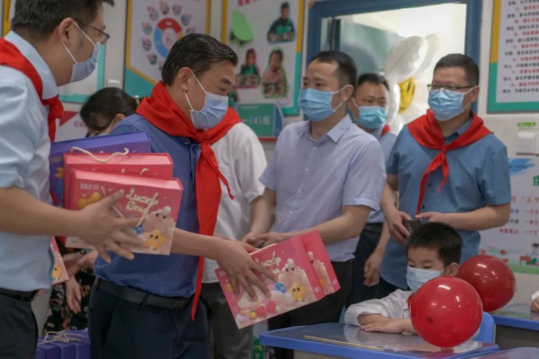 区领导开展六一走访慰问,红谷滩领导走访