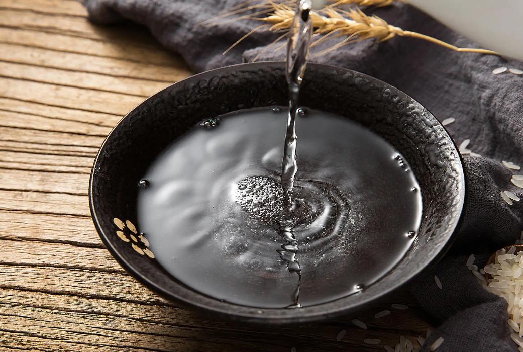 白酒水很深,白酒水味很重怎么办