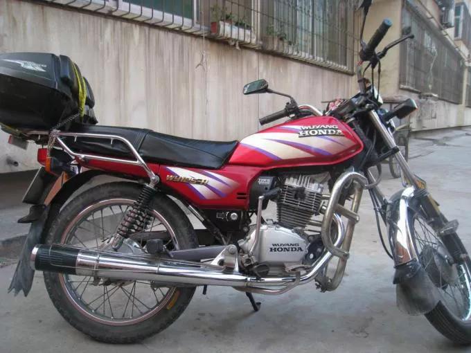 致敬青春摩托车,五羊本田雄帅150摩托车2022