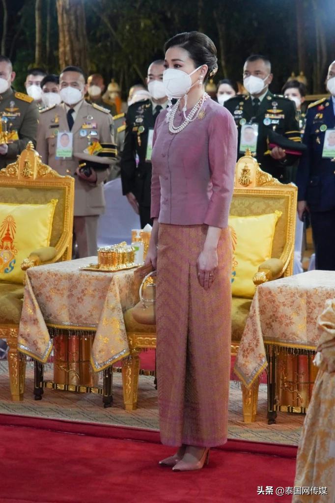 泰国国王最近出席活动,泰国最新国王和王后消息