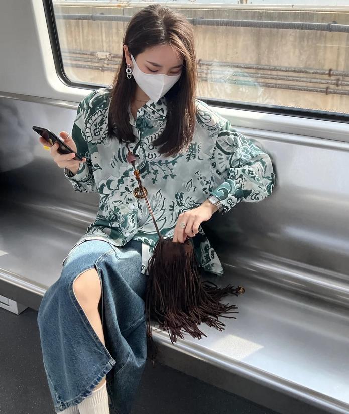 秋冬衬衫穿搭技巧,休闲修身衬衫春季搭配图