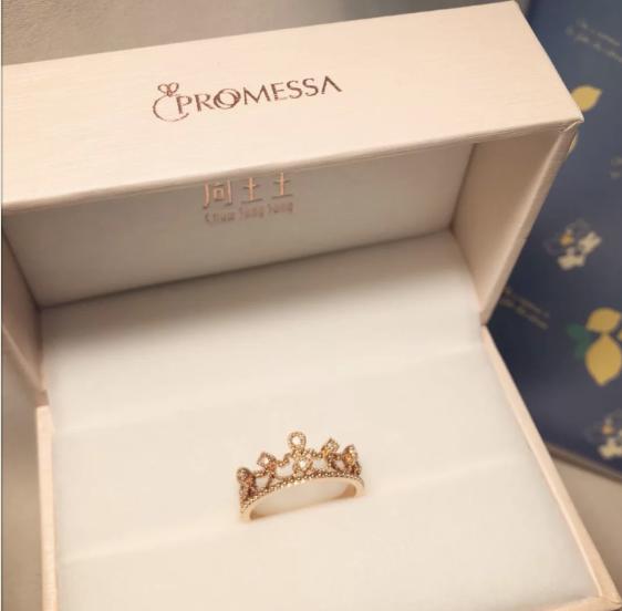 最有仪式感的钻戒,情人节仪式感小女孩