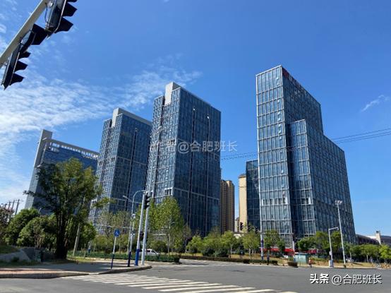 近水楼台先得月下一句该怎么说,近水楼台先得月下一句到底是什么