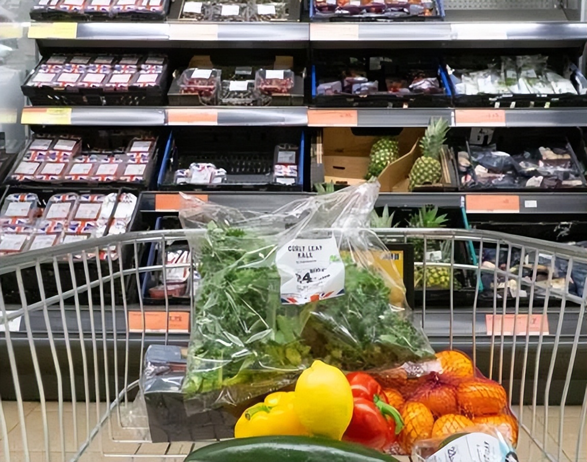 加拿大狂撒20亿发买菜补贴 温哥华村民无情吐槽