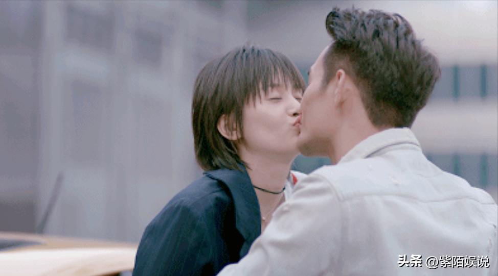 欢乐颂曲筱绡跟安迪说魏渭和包总,姚滨告诉曲筱绡安迪是精英