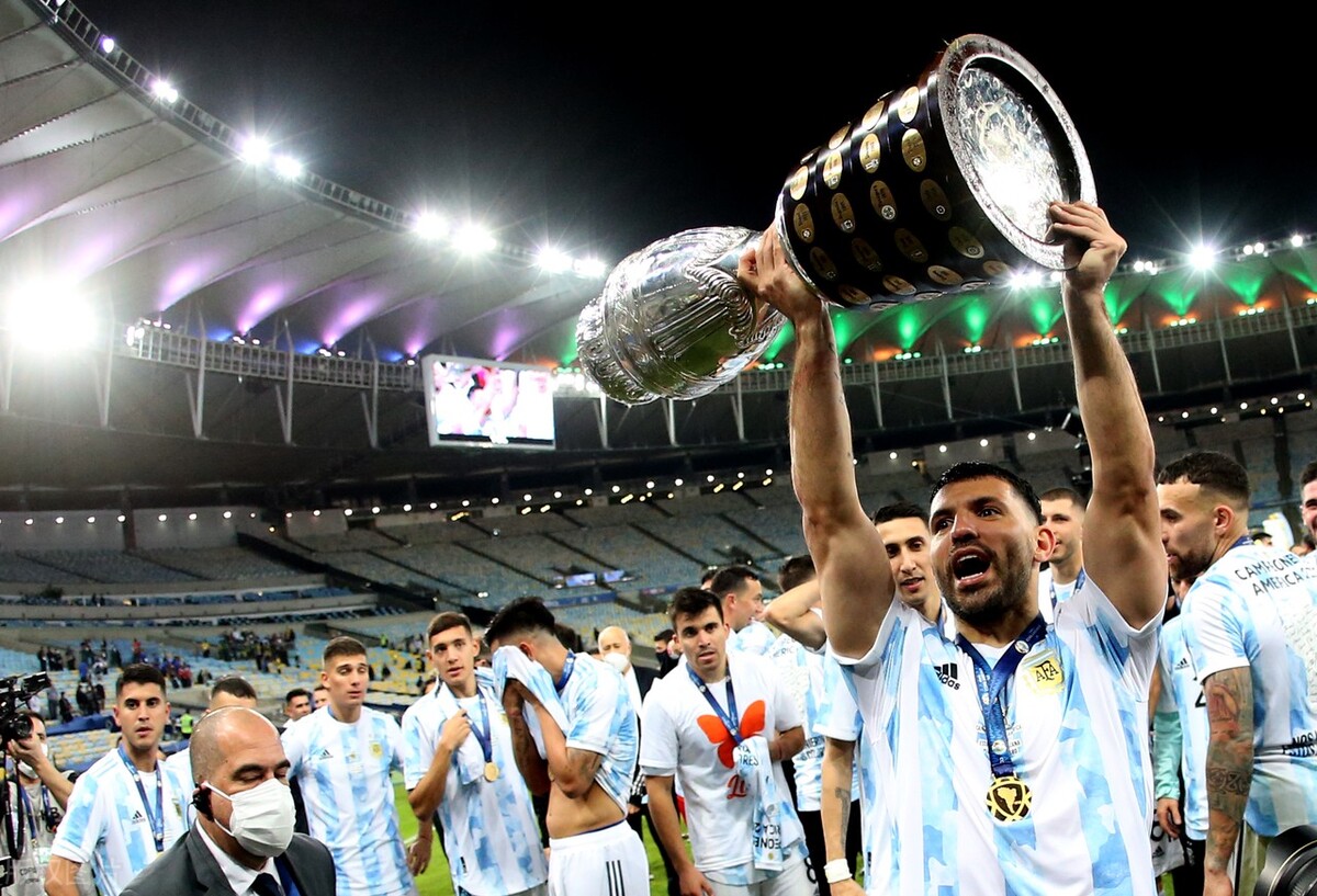 阿圭罗直播连线,阿圭罗直播玩游戏