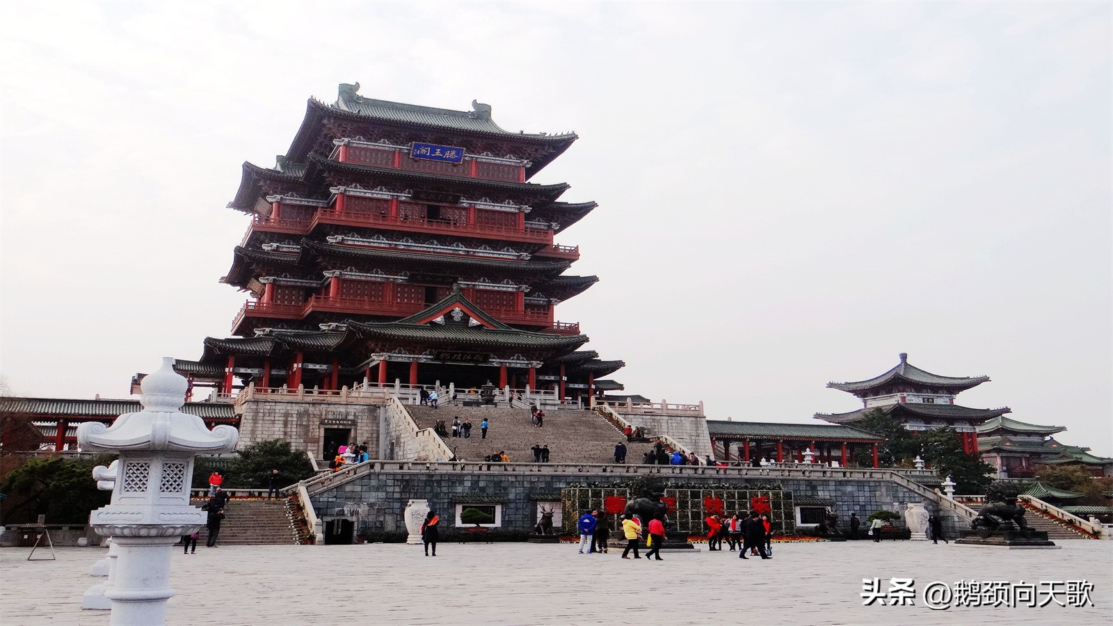 南昌滕王阁江南四大名楼之首,南昌滕王阁和武汉滕王阁的区别