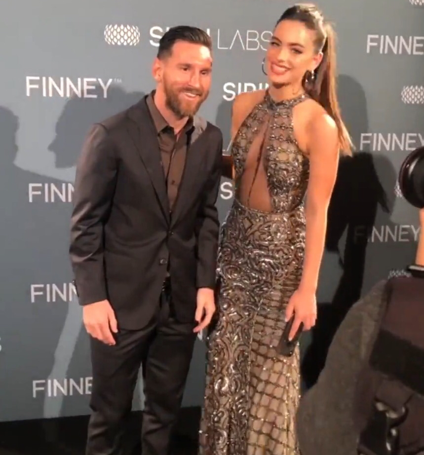 拥有巴西美臀的她，想成为球王的“安东外拉”，结果打脸了