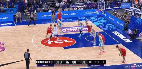 东契奇被打,东契奇因伤仅出战5分钟