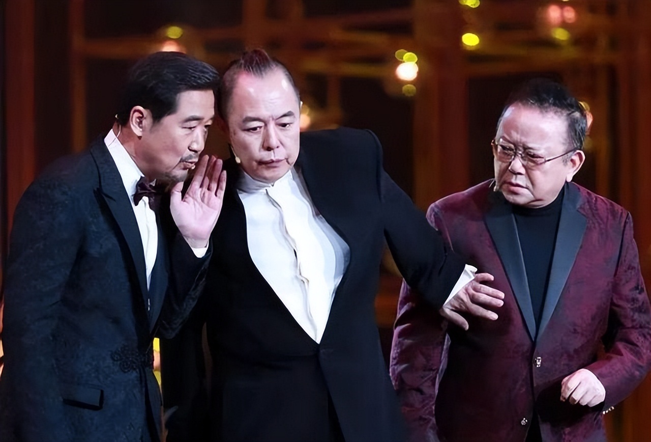 铁三角再度同台互爆黑历史,从亲密无间到反目成仇的电视剧