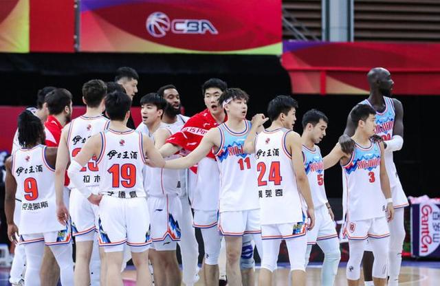 *疆新**男篮超市即将开张！3准国手成香饽饽，阿公子或再次投奔父亲