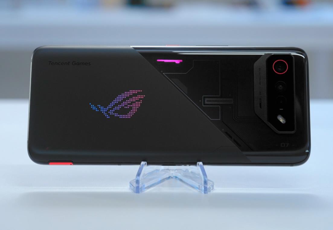 腾讯rog游戏手机7透明版,腾讯rog游戏手机7pro
