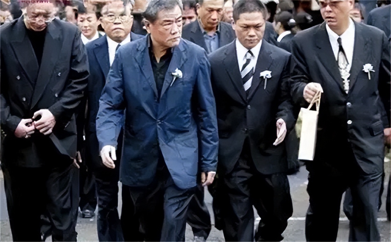 为什么香港有那么多黑帮?1997年香港回归,黑帮到底去哪了?