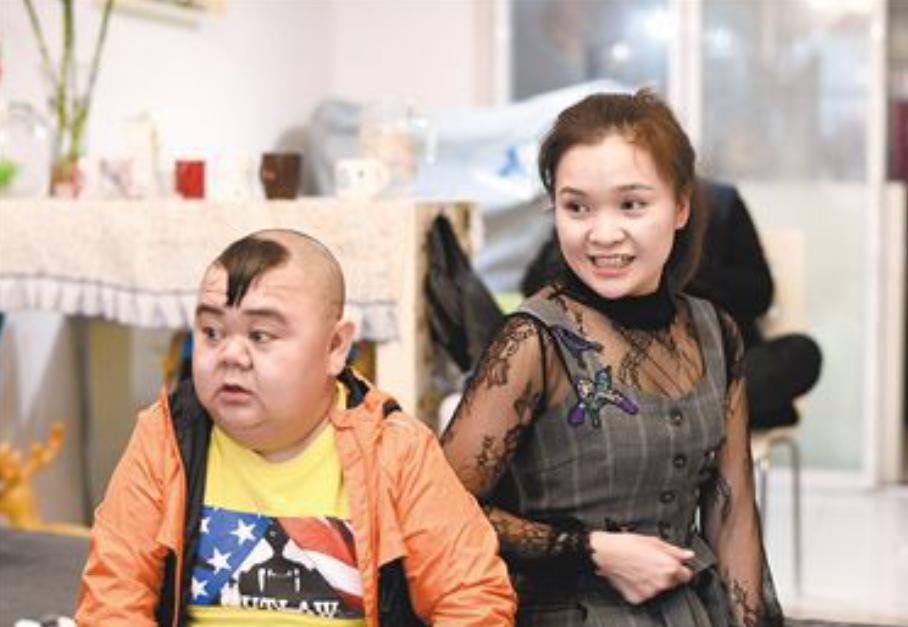 1米2小男人娶1米68老婆,1米2男孩娶26岁漂亮女孩