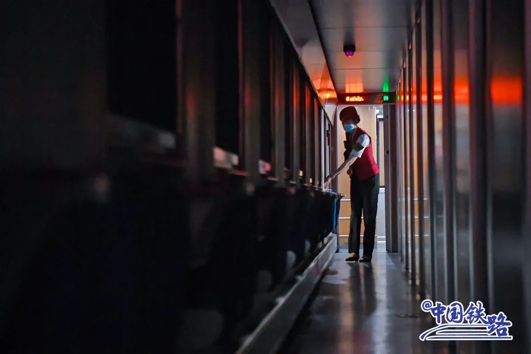 复兴号d728动卧一等卧是什么样的,复兴号二等卧啥样