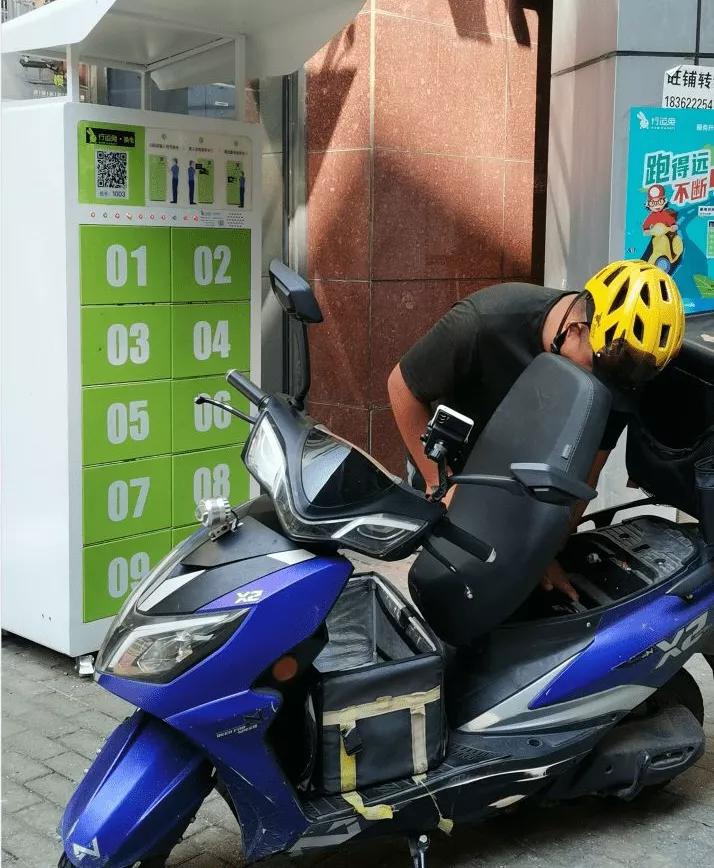 电动车锂电还是铅酸电池性价比高,电动车电池是铅酸还是锂电石墨烯