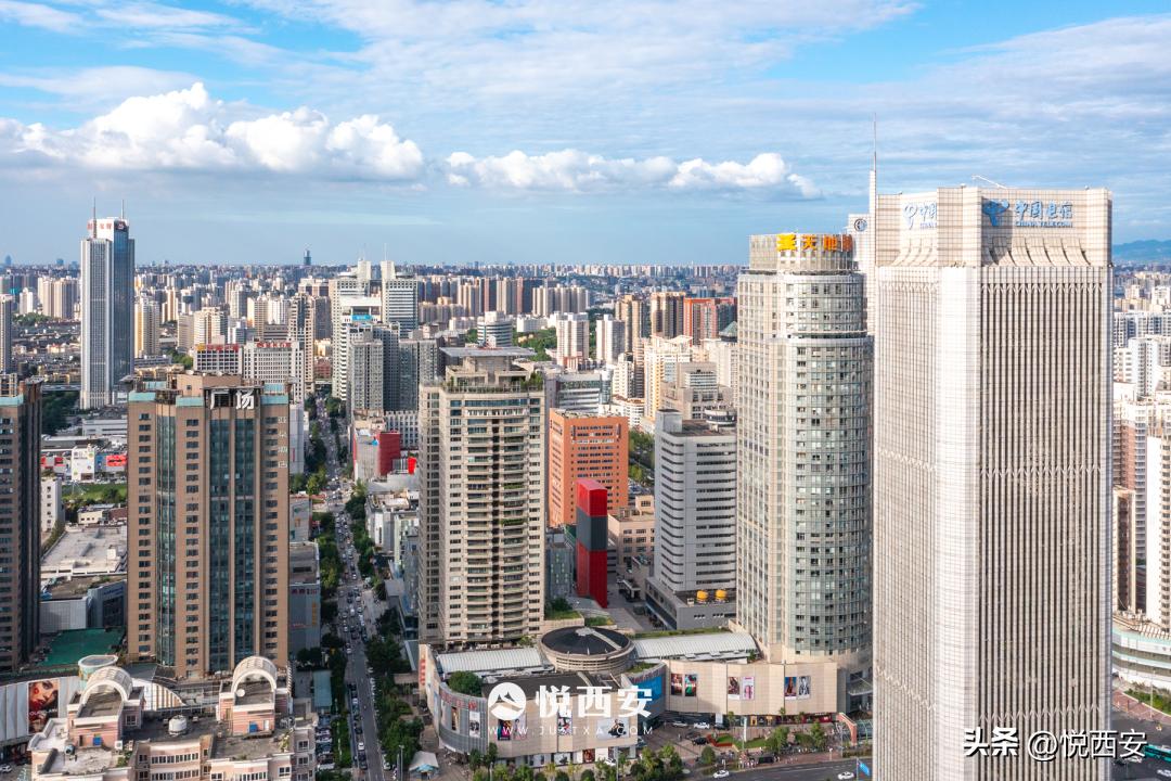 超高层+空中泳池+艺术Mall，一座垂直城市的崛起