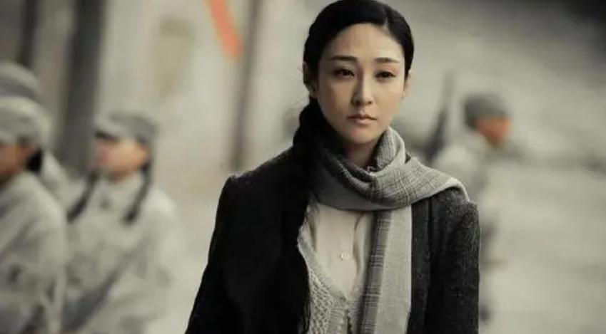 深渊257:方城很后悔说出了她的身世,想不到接电话的人会是他