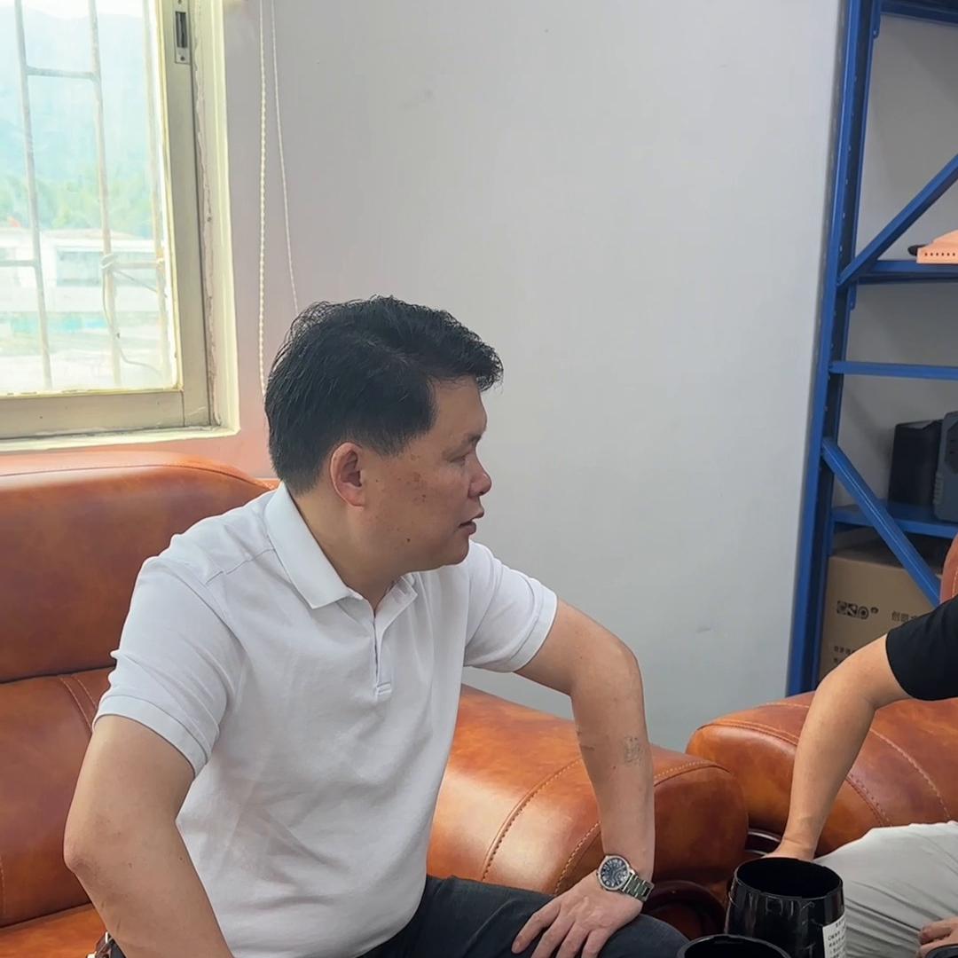 东莞威泰丝印移印喷油模具厂,承接喷油移印丝印产品加工