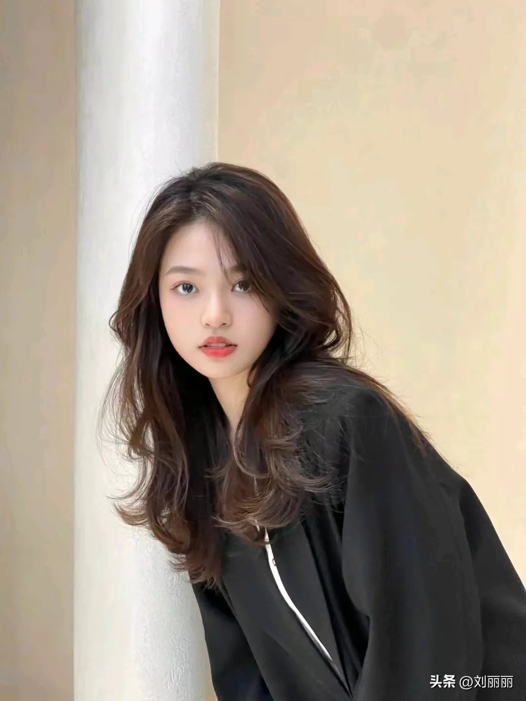 女士发型2020刘海,适合秋冬剪的发型