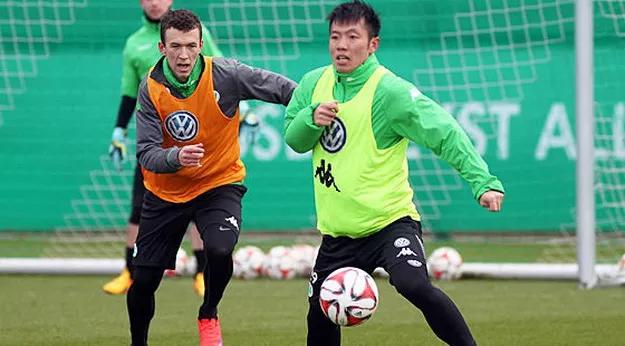 刘若钒梅西式进球,西甲加的斯邀刘若钒加盟