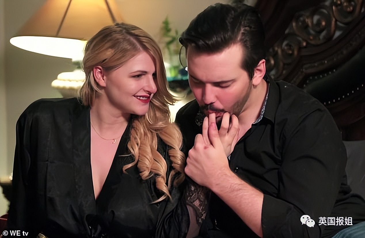 美国“吸血鬼夫妇”称15岁觉醒成吸血鬼，定期吸血，婚后共养血仆