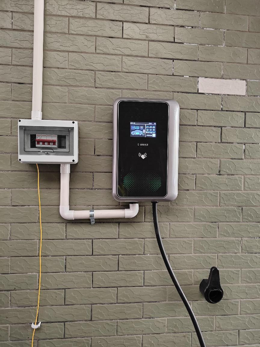 极氪009充电桩7kw多少钱,极氪009与特斯拉的充电桩共用吗