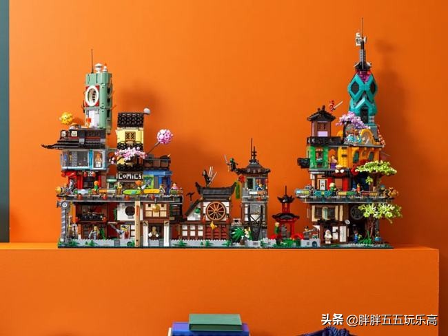 最大盒的乐高积木拼装视频,用十个乐高还原最大的乐高套装