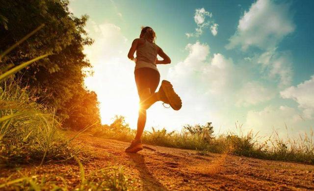 有的女人为什么越老越好看,有的女人明明已经绝经却依旧年轻