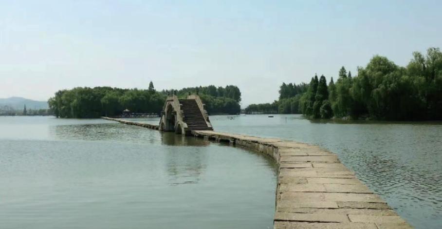 “锦鳞游”布局高端餐饮，打造黄酒价值标杆