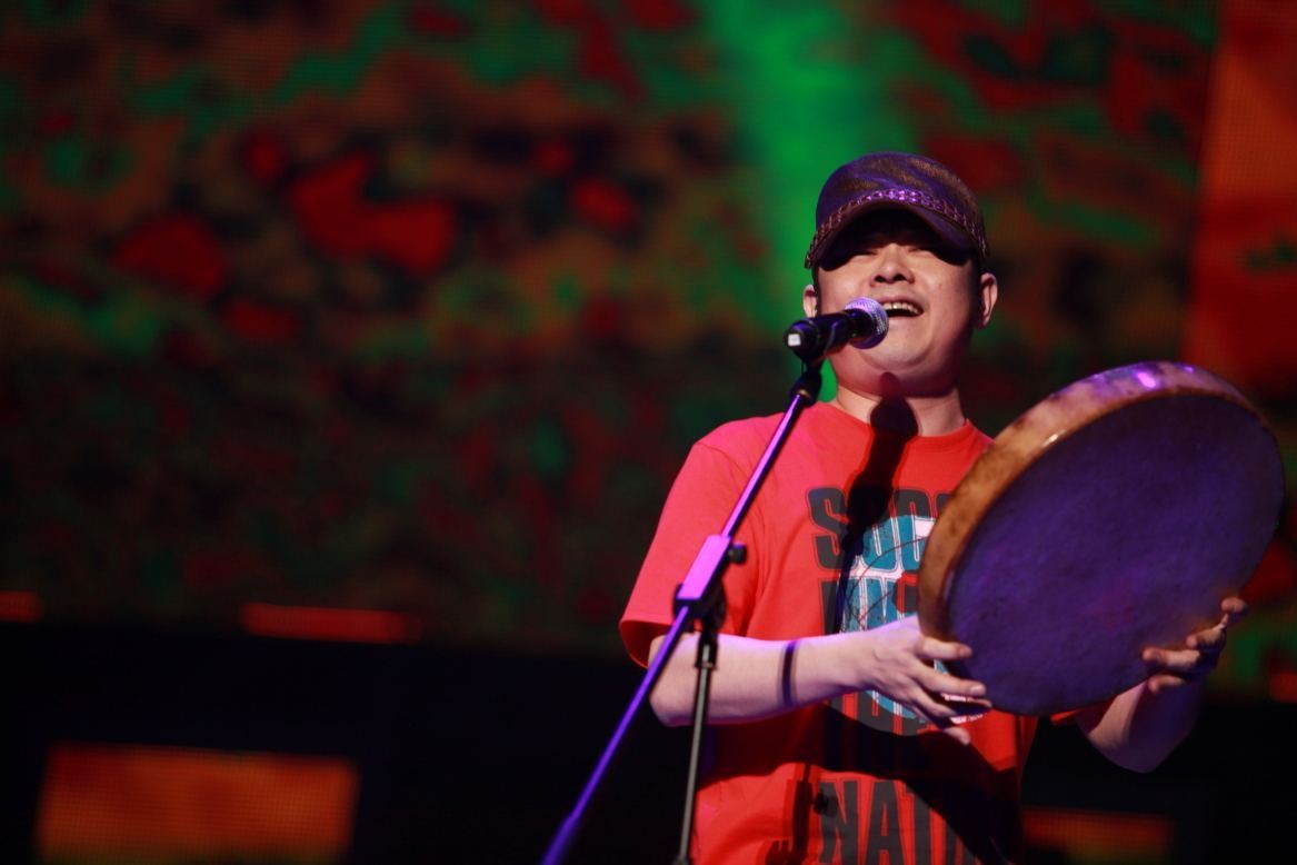 刀郎前妻：生下女儿40天便跑路，如今刀郎幸福美满，她可曾后悔？