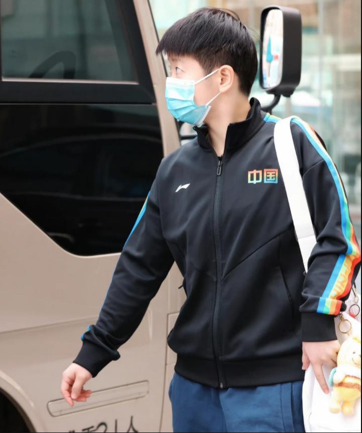 奥运出征仪式孙颖莎樊振东,樊振东夺冠孙颖莎走向王楚钦