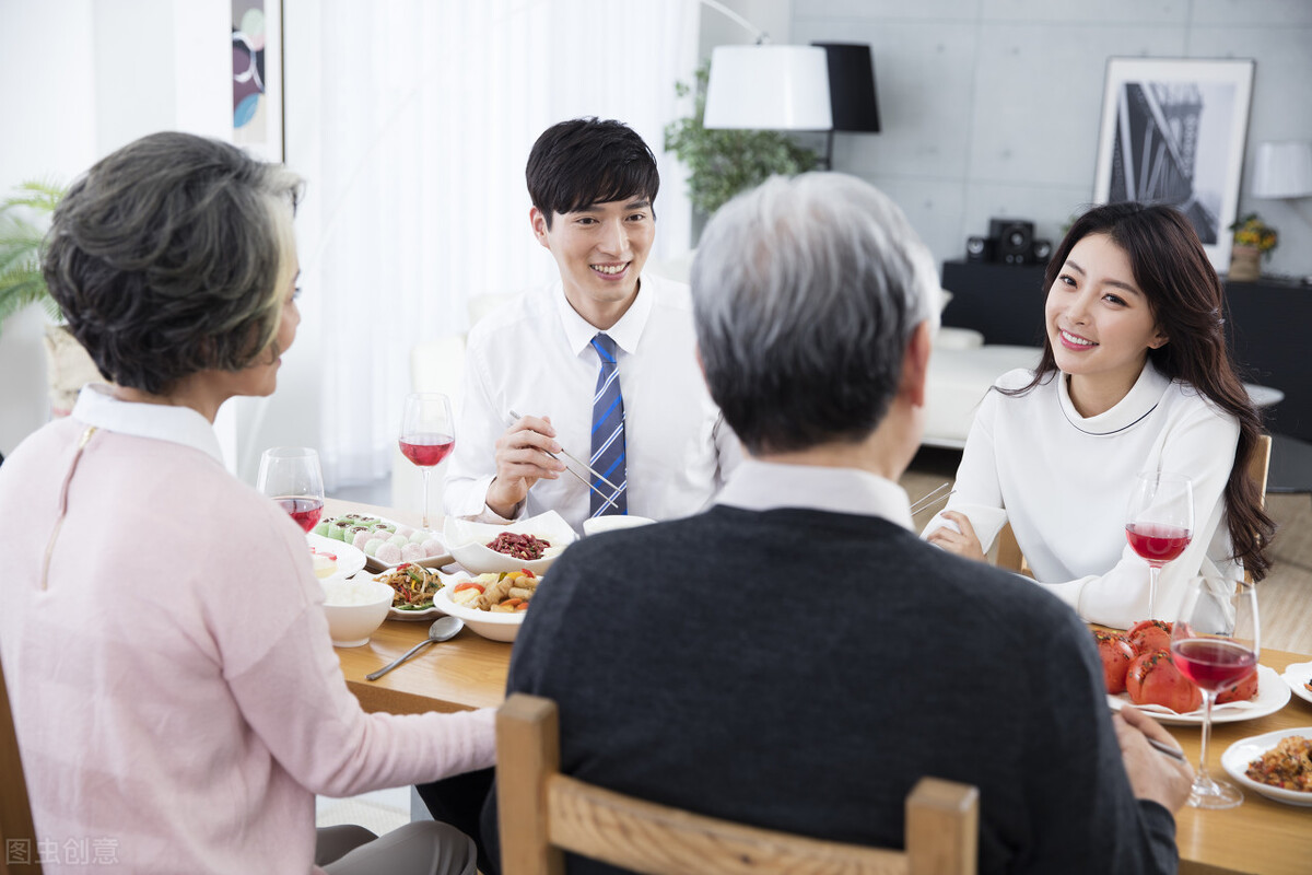 因为钱公婆和我吵架,因为生活费与父母吵架