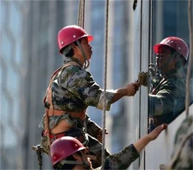 离死亡最近的职业,高空工作坠落死亡事件