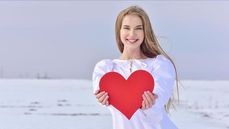 “海关巨贪”杨前线，贪财好色*养包***妇情**被判死刑，下场大快人心