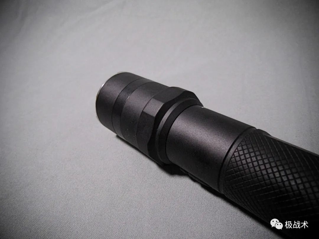 纳丽德手电筒p82测评,新标准战术手电对比纳丽德p80