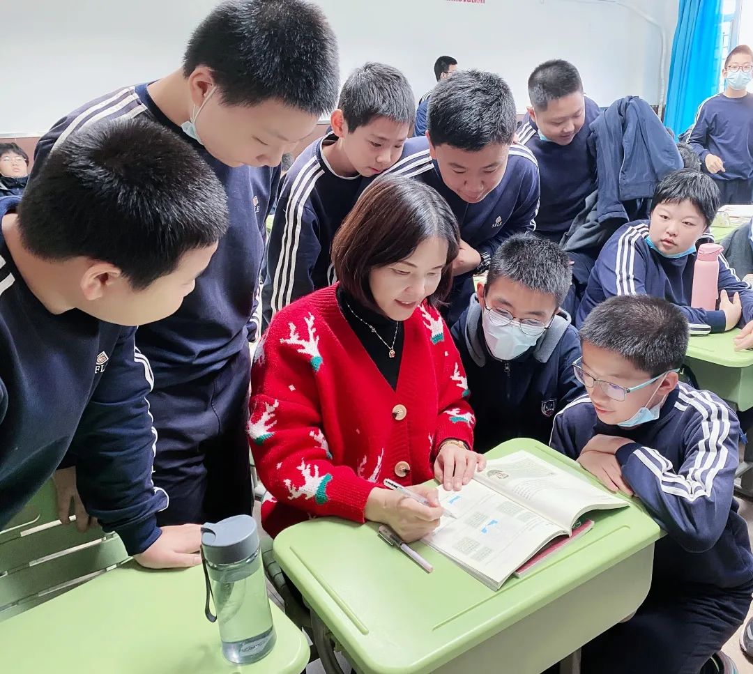 「师者铸魂」“我最喜爱的老师”--超越团队文理组