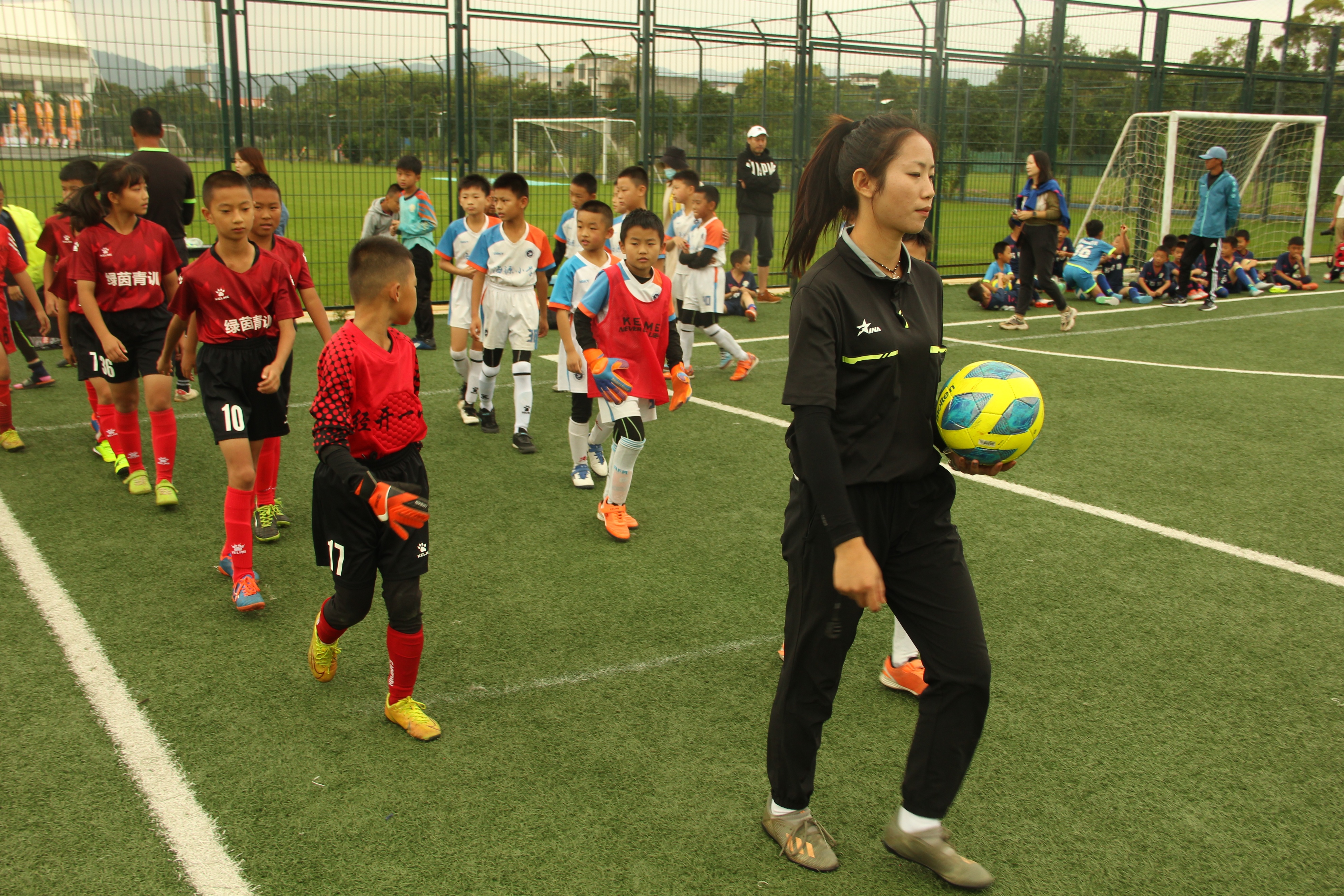 新兴小学校长杯足球赛,小学校长杯足球活动报道