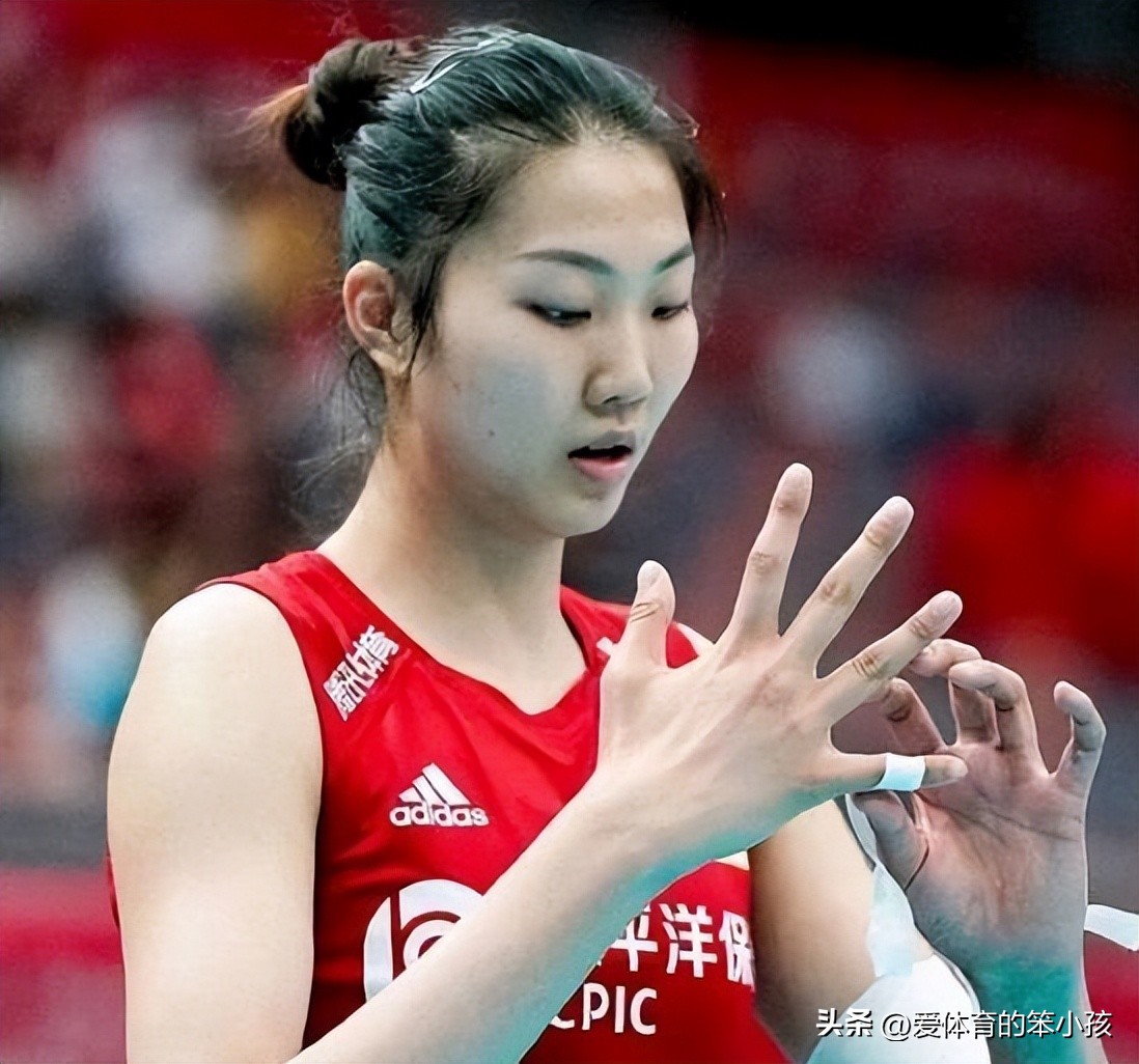 从8-16到27-25！中国女排打出顽强作风，3-0完胜日本队锁定4连胜