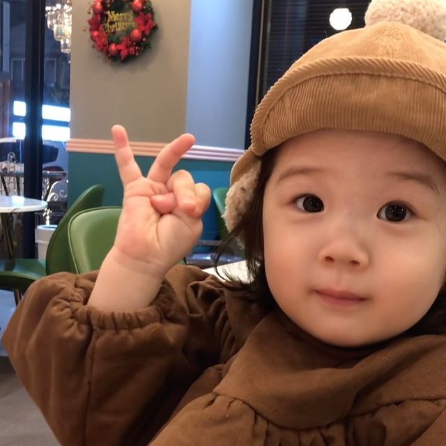 最近超火的可爱小女孩表情包,小女孩可爱萌表情包