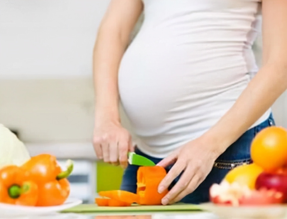 孕妇喝什么汤对胎儿骨的发育,孕妇喝隔夜汤对胎儿有影响吗