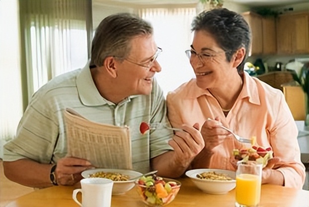 老年人怎样的生活才快乐,老年人怎么过生活才有意义