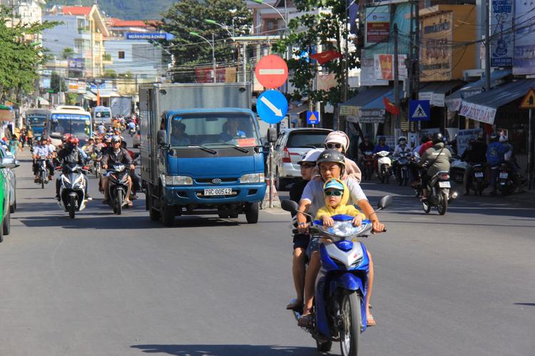 越南人的真实生活视频,越南人的真实生活记录