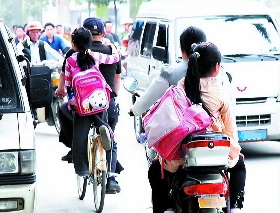 河南单身老汉捡个双性弃婴结局,河南70老汉捡女婴