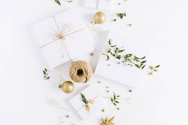 女儿第一次去男朋友家带什么礼物,女生第一次去男朋友家要带礼物吗