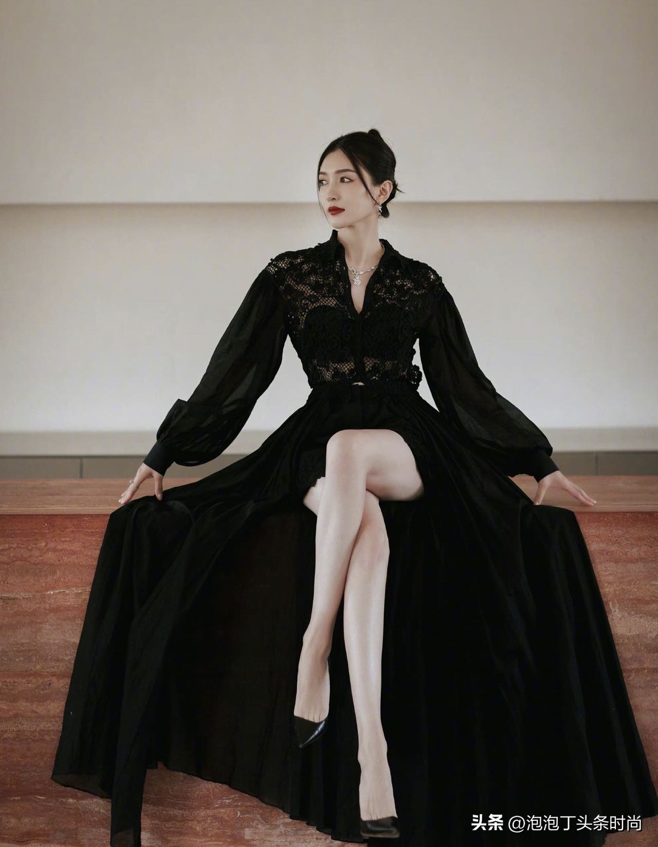 这是几个情况？身高1米82Ta，把男女明星秒变“小矮人”怎么看？